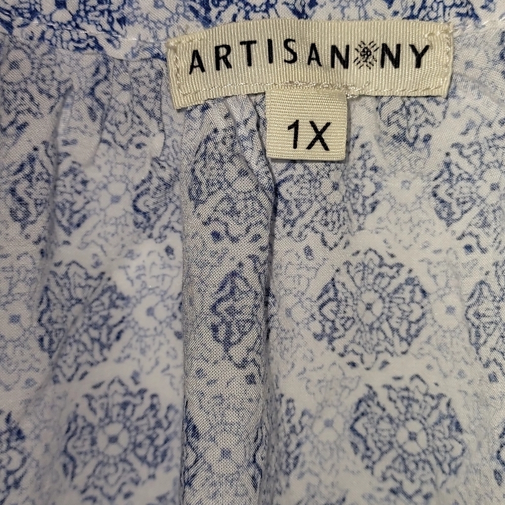 Artisan Ny Floral Blue and White Blouse - Picture 2 of 2
